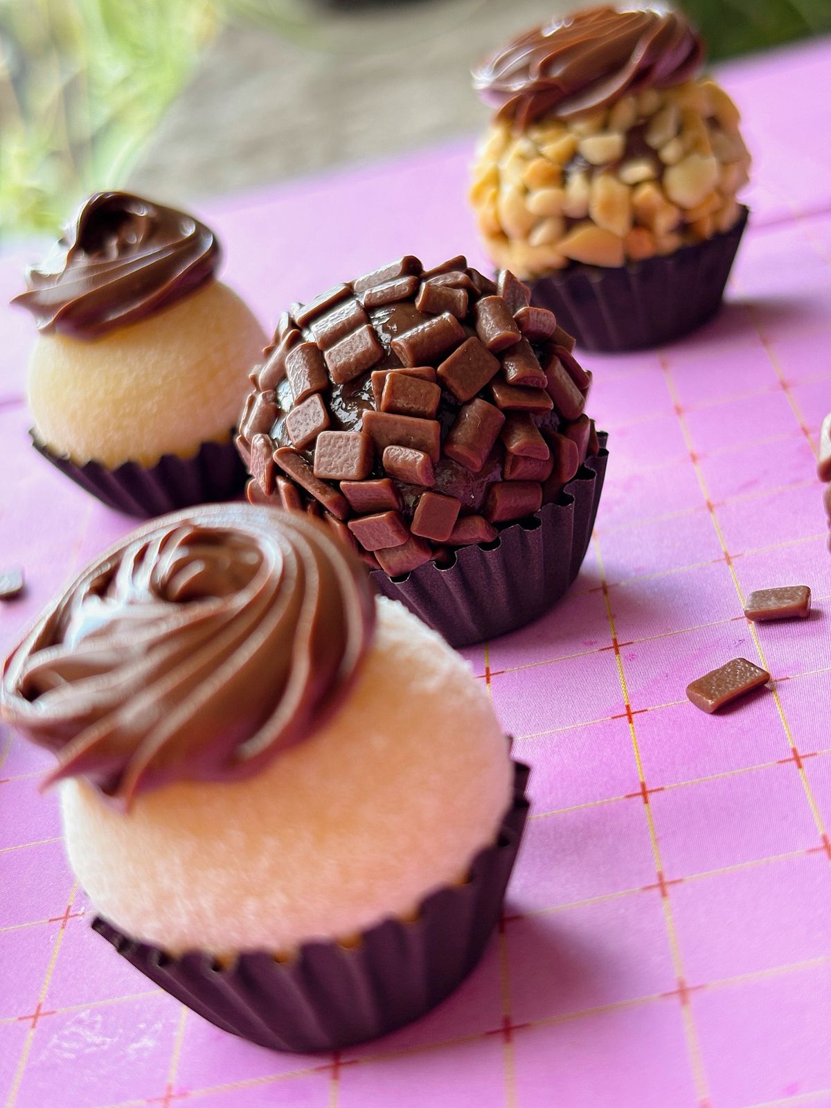 Bolo com frutas frescas e doce fino